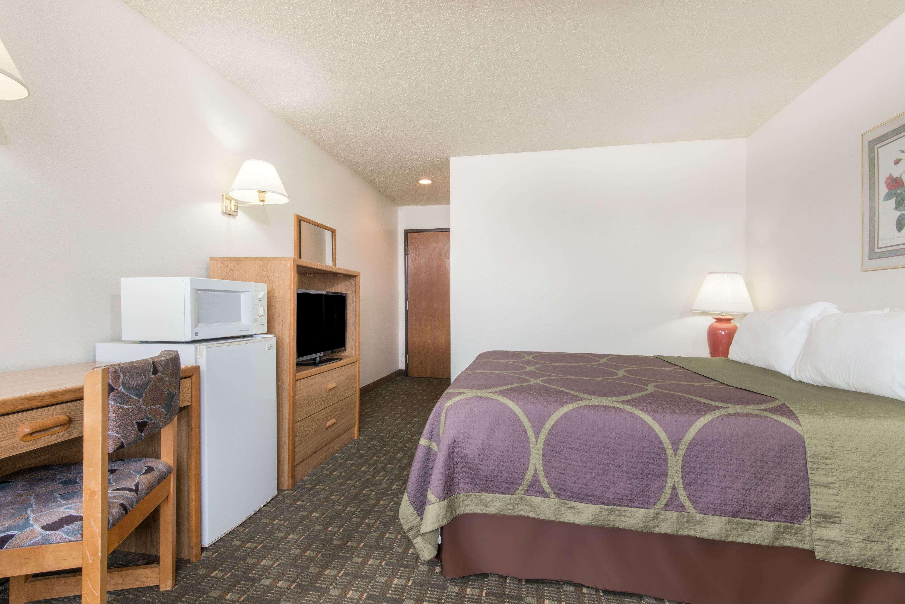 Super 8 By Wyndham Florence Co Екстер'єр фото